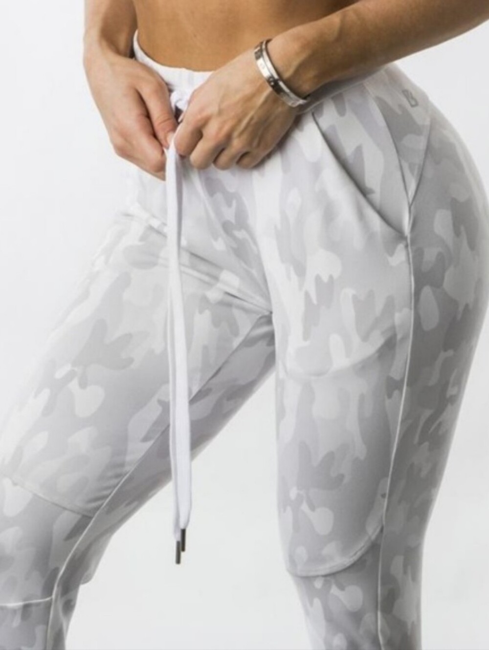 BuffBunny Jasmine Joggers Snow Camo M Medium (?) Athletic - Picture 2 of 13